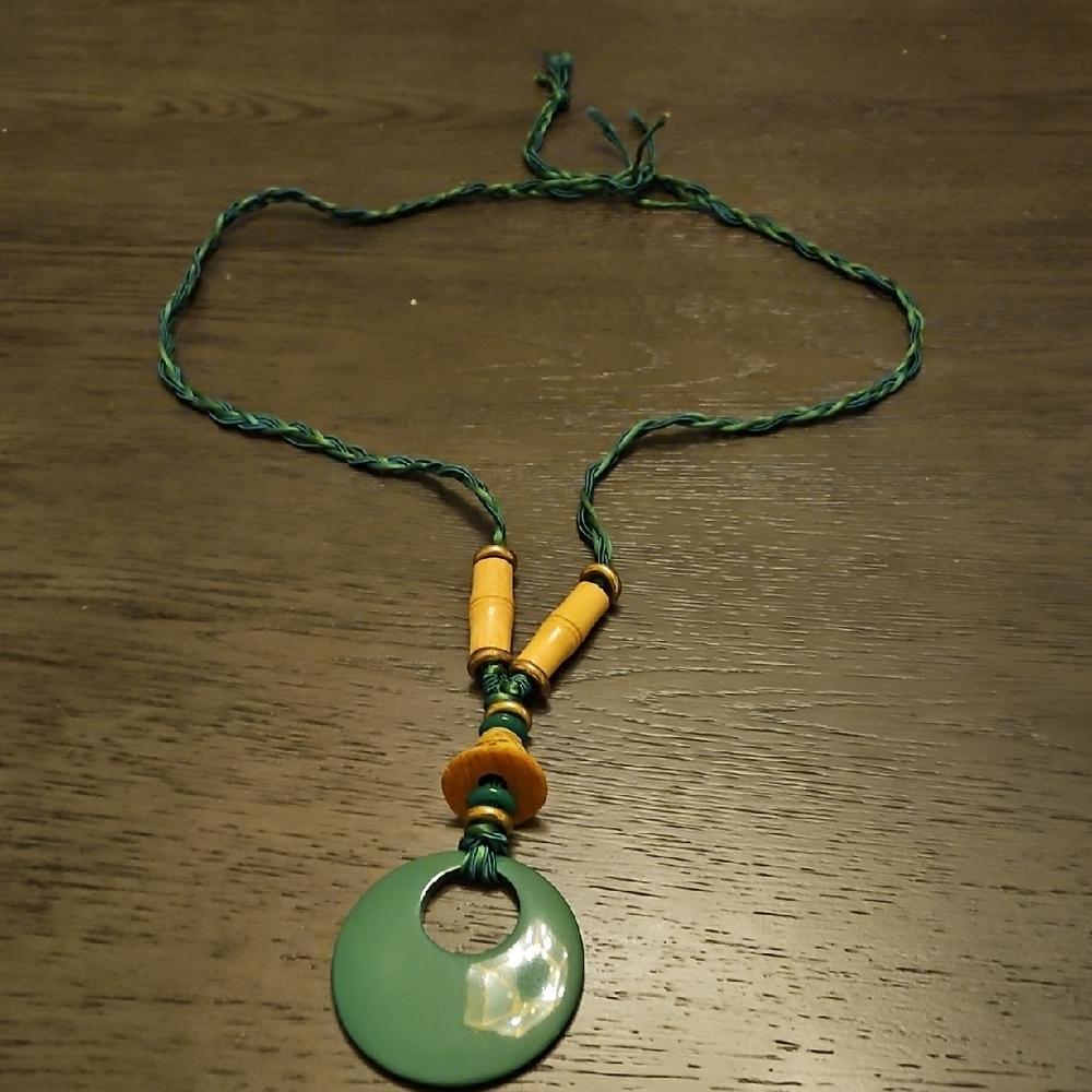 Elegant Green Pendant Necklace